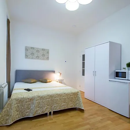 Modern Apartment Pricna 4 Prague Exterior photo